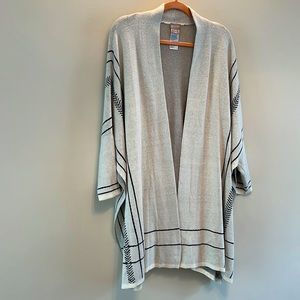 Chico’s Size Large Duster Shawl Cream with Charcoal Accents